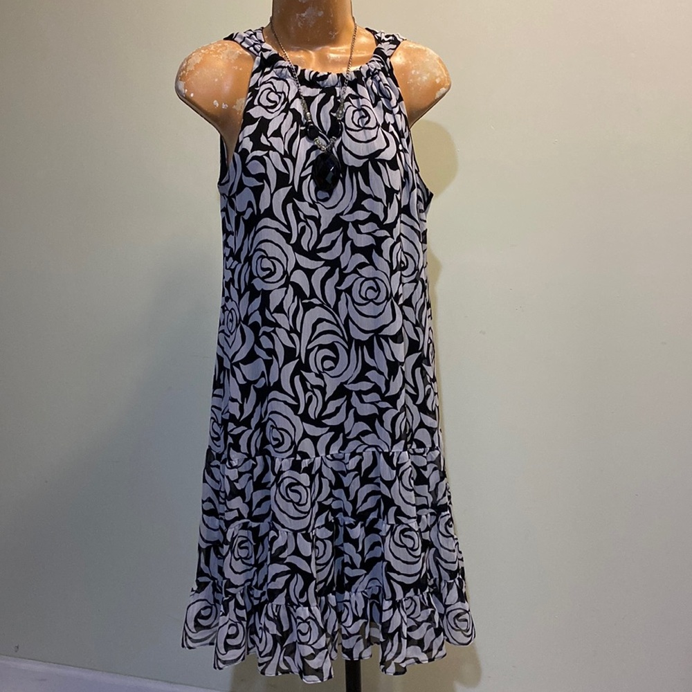 JBS Size 8P Classical Black and White Rose Pattern Midi Dress